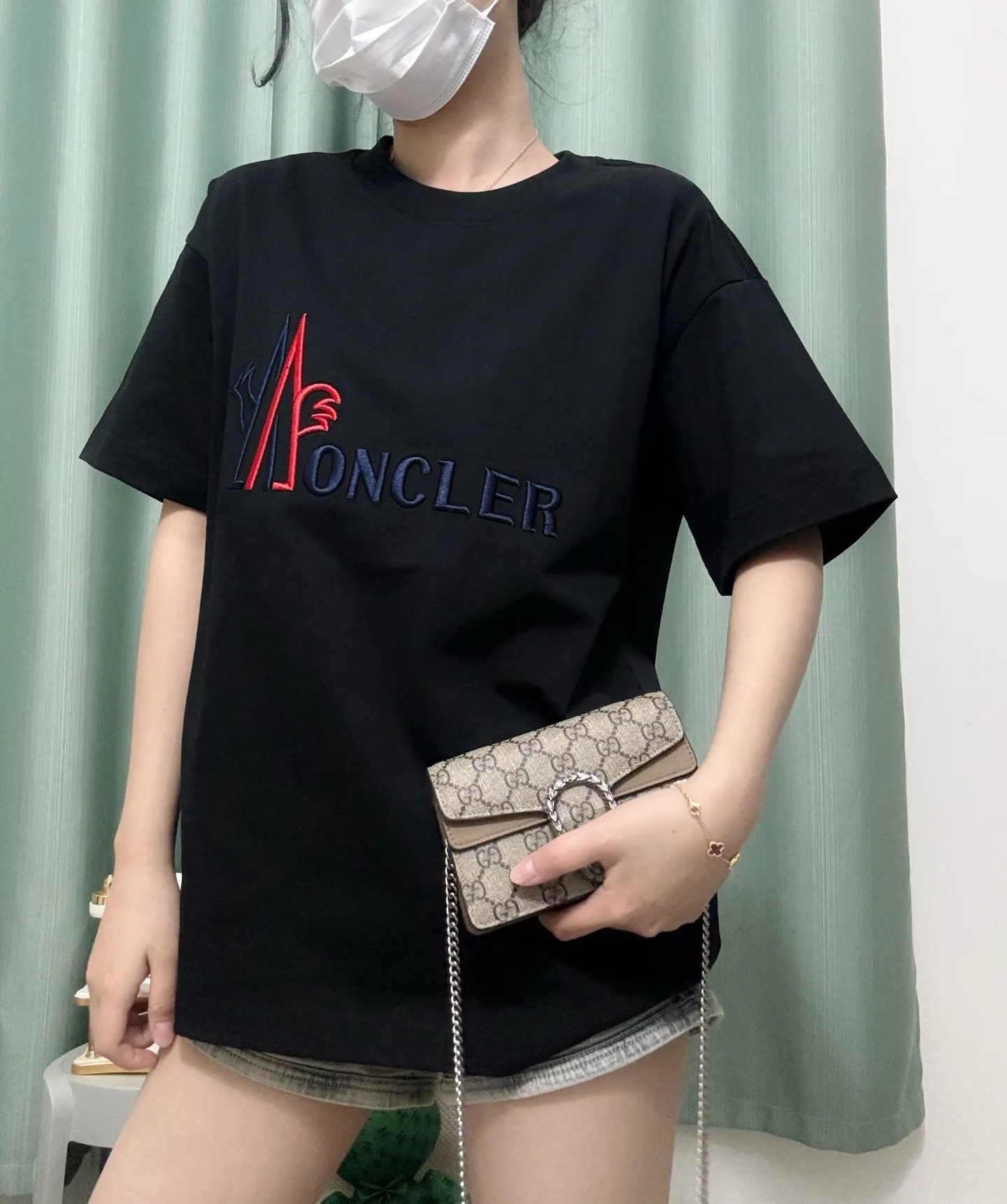 Black ， Same Style
